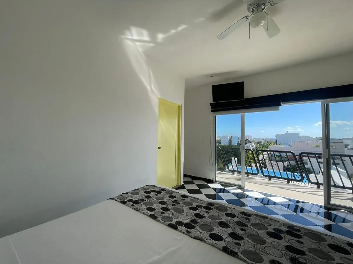 ***  Hotel Winday A 4 Calles De La 5A Avenida Playa del Carmen Mexico
