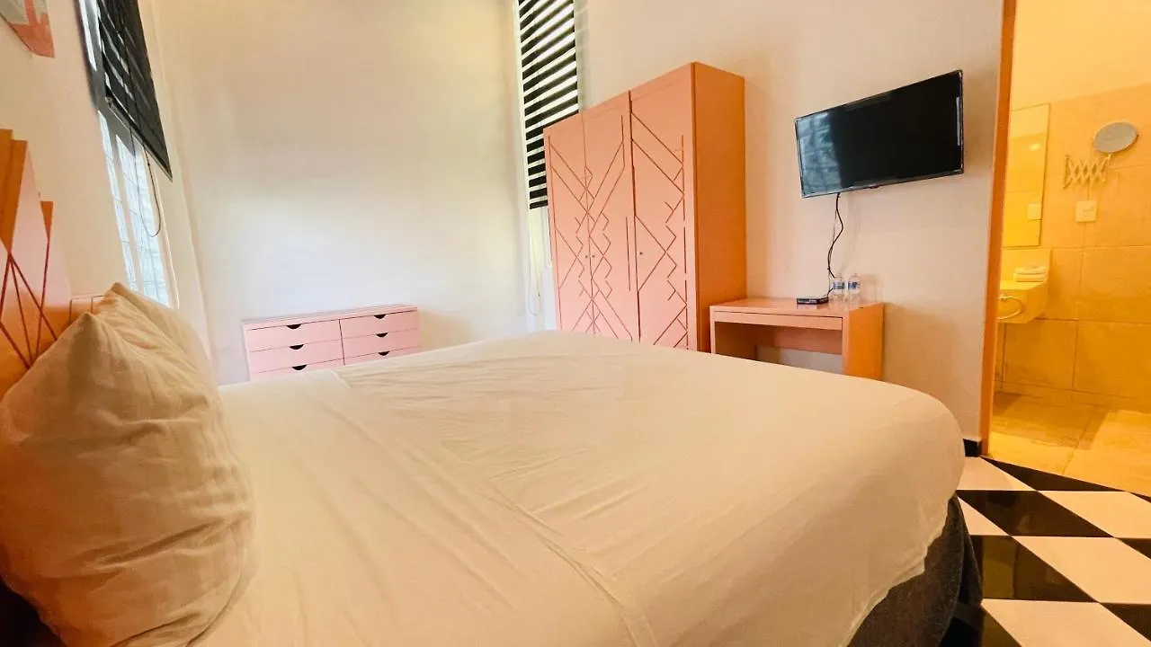 ***  Hotel Winday A 4 Calles De La 5A Avenida Playa del Carmen Mexico