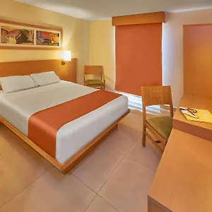 Hotel Express By Marriott Mazatlan