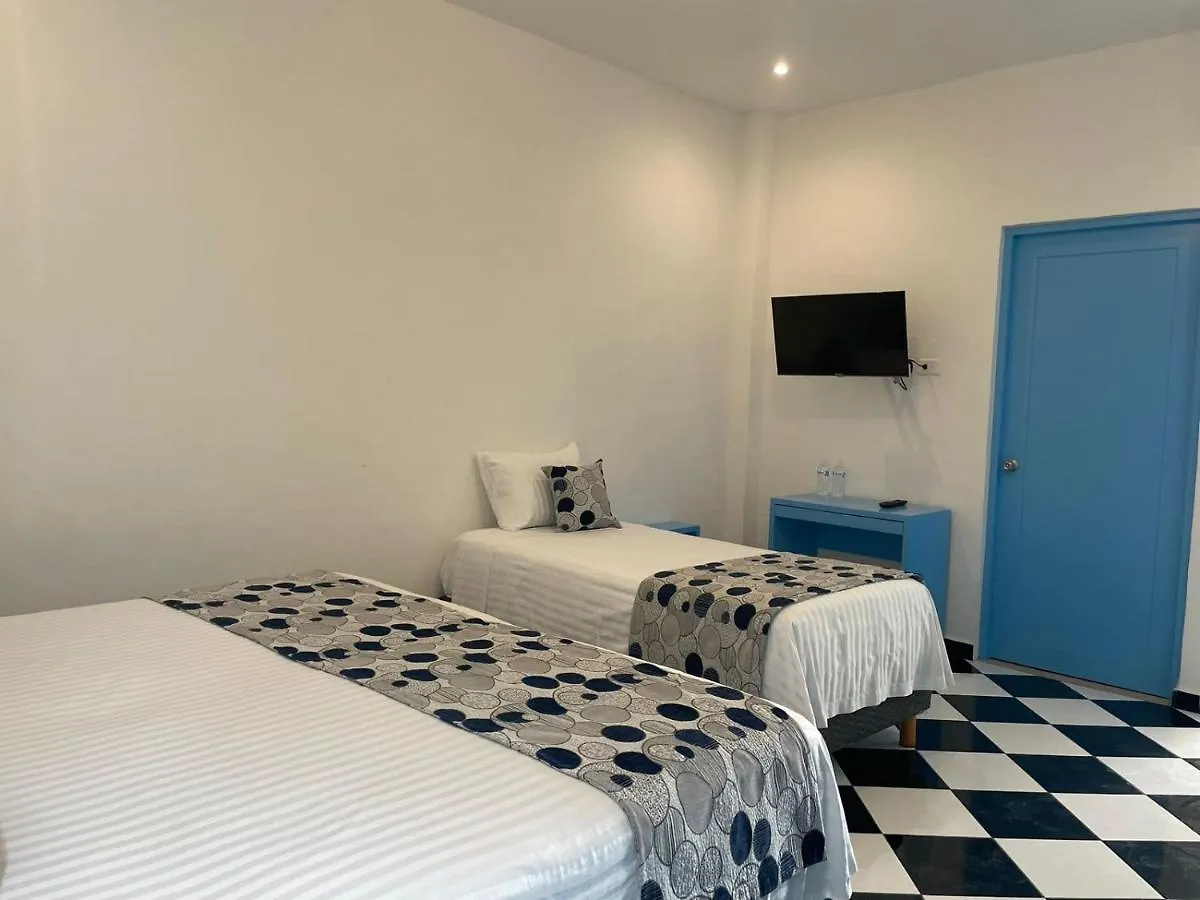 ***  Hotel Winday A 4 Calles De La 5A Avenida Playa del Carmen Mexico